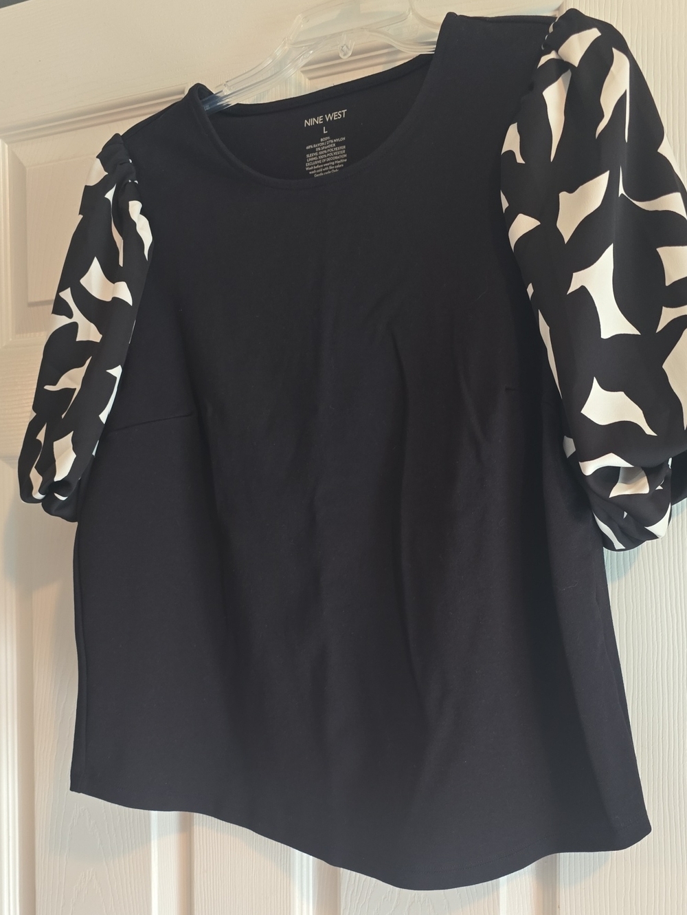 Nine West Black Top with Black-and-White Patterned Puff Sleeves Large